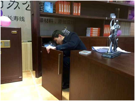 劉總親身調教文件柜門 劉總親身調教文件柜門