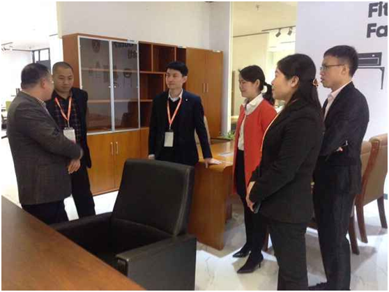 迪歐代表楊總一行人 迪歐代表楊總一行人