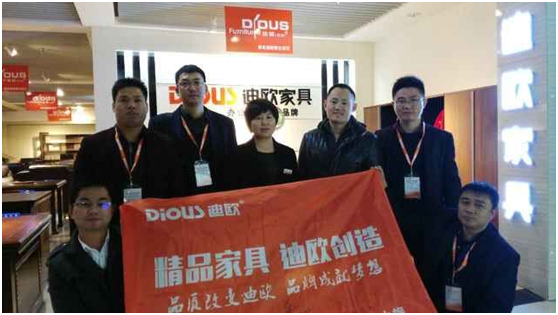 迪歐代表團與北京迪歐專賣店領導合影 迪歐代表團與北京迪歐專賣店領導合影