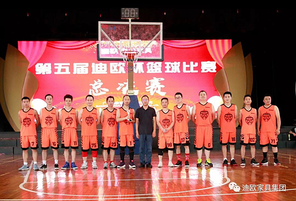 【亞軍-迪歐集團中心代表隊&頒獎嘉賓-迪歐集團董事長-黃壽金先生】 【亞軍-迪歐集團中心代表隊&頒獎嘉賓-迪歐集團董事長-黃壽金先生】