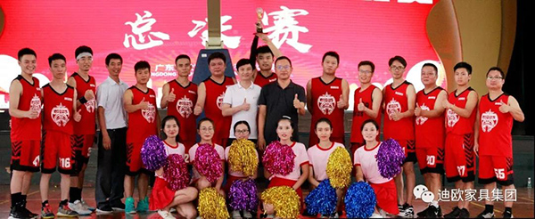 【冠軍-迪歐品牌楊區代表隊&頒獎嘉賓-迪歐集團董事長-黃壽金先生】 【冠軍-迪歐品牌楊區代表隊&頒獎嘉賓-迪歐集團董事長-黃壽金先生】