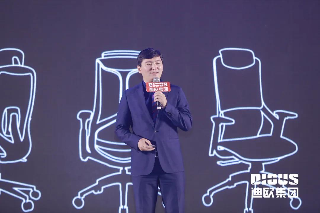 科琦品牌負(fù)責(zé)人周明星發(fā)言 科琦品牌負(fù)責(zé)人周明星發(fā)言