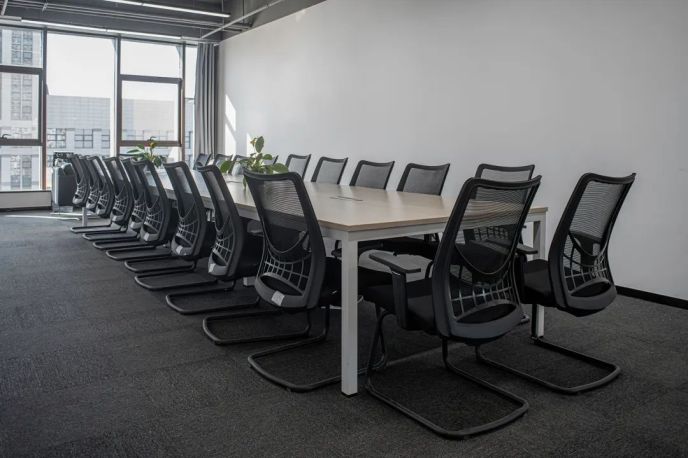 會(huì)議桌和辦公椅